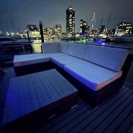 Yacht "X" - 44 Foot Modern Yacht On 5 Star Ocean Village Marina - Minutes Away From City Centre And Cruise Terminals, Free Parking ,Spa Package Available! Southampton Exteriér fotografie