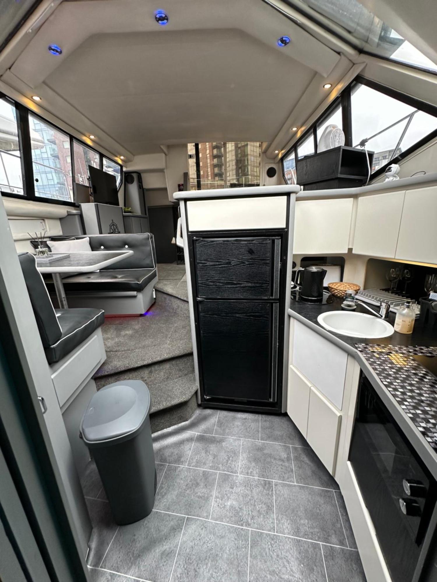 Yacht "X" - 44 Foot Modern Yacht On 5 Star Ocean Village Marina - Minutes Away From City Centre And Cruise Terminals, Free Parking ,Spa Package Available! Southampton Exteriér fotografie