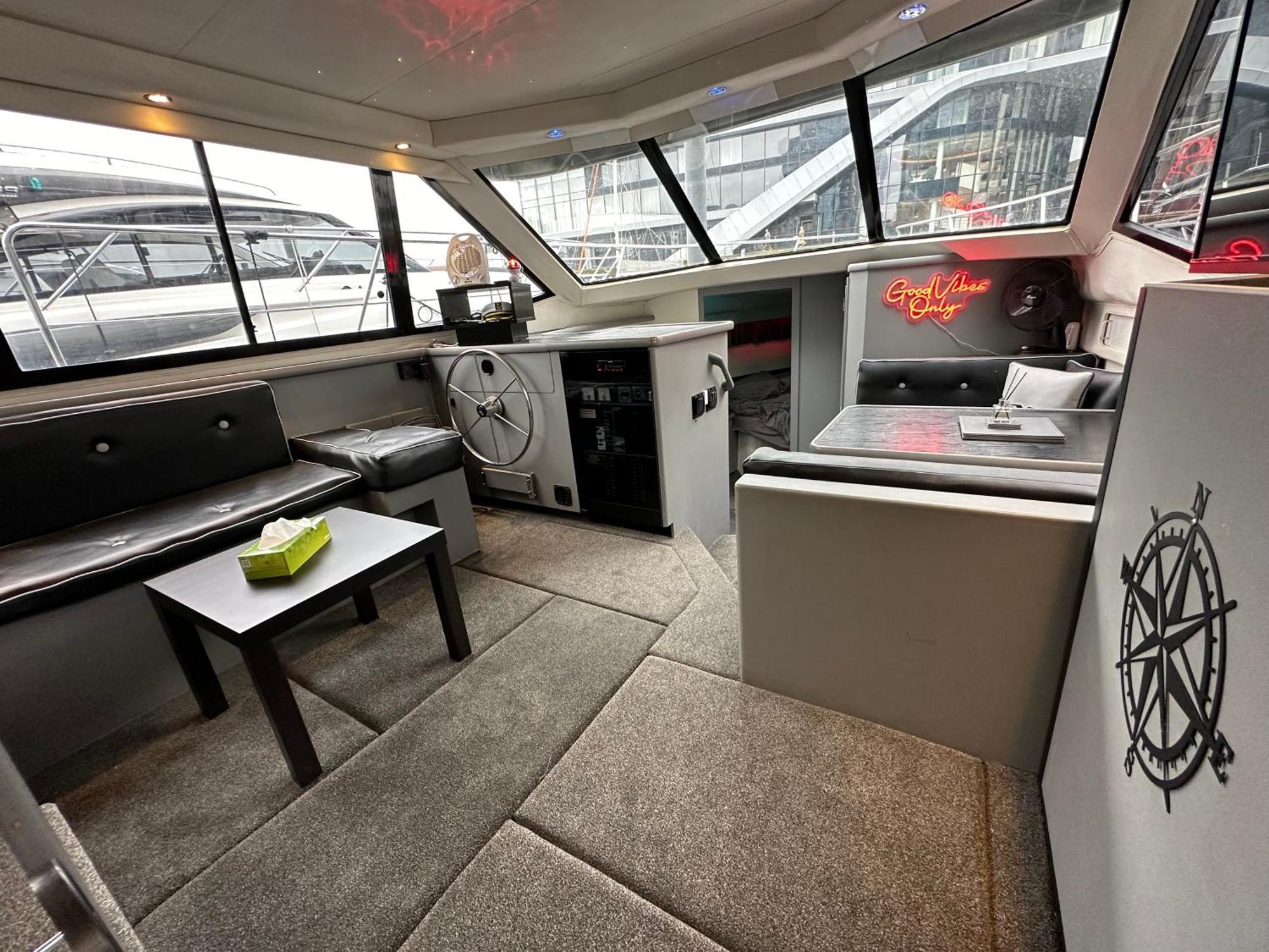 Yacht "X" - 44 Foot Modern Yacht On 5 Star Ocean Village Marina - Minutes Away From City Centre And Cruise Terminals, Free Parking ,Spa Package Available! Southampton Exteriér fotografie